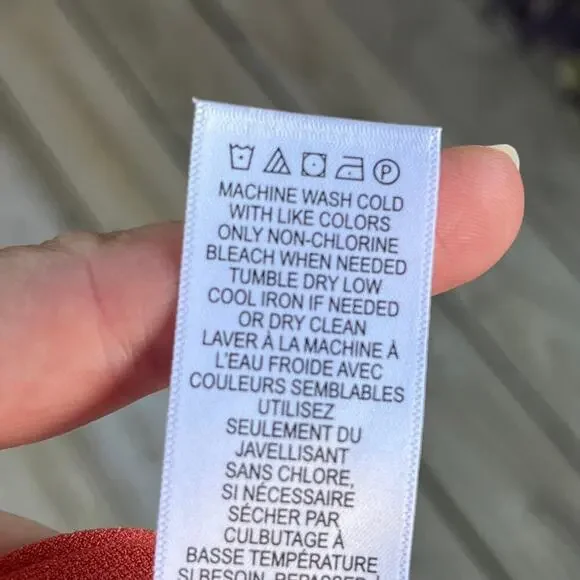 Adrianna Papell V-Neck Open String Sleeve Top Color Chili Size 1X. NEW - Picture 11 of 11